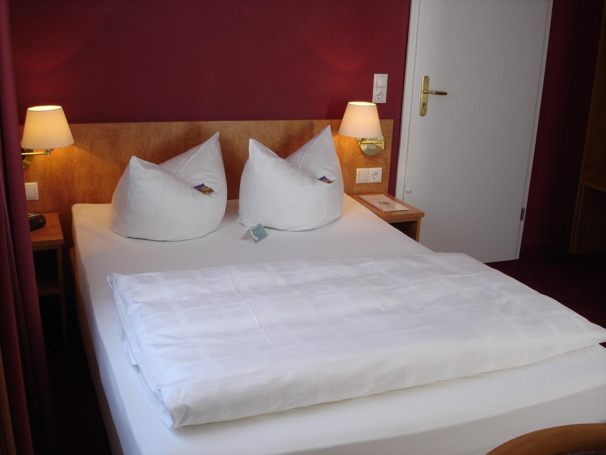 Sunny's & Hotel Moguncja
